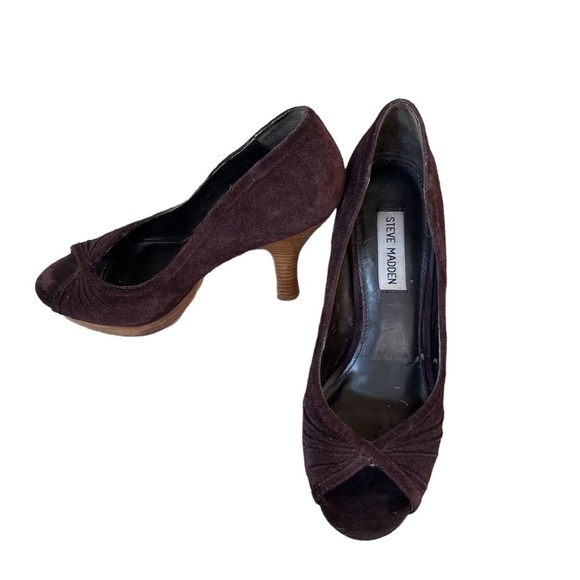 Steve Madden Open Toe Suede Heels in Chocolate Color Size: 7.5 - Picture 10 of 11